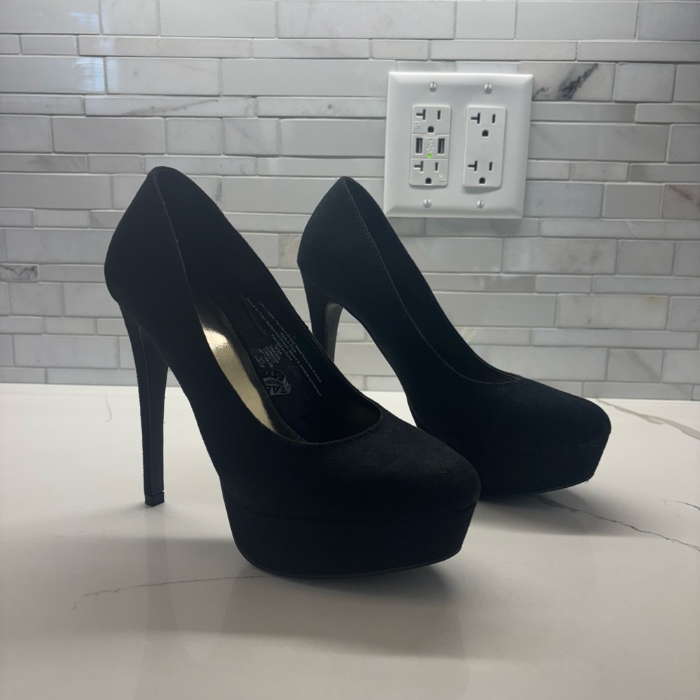 Target Elegant Black Suede High Heels Pumps NWOT